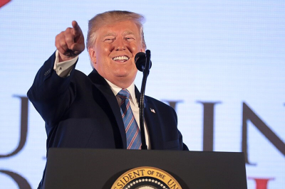 Times: Европа готова на любое наказание от Трампа, лишь бы США не вышли из НАТО