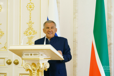 Рөстәм Миңнеханов 8 Март - Халыкара хатын-кызлар көне белән котлады