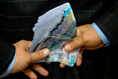Выделенные на благоустройство дворов бюджетные деньги украл чиновник в Шымкенте