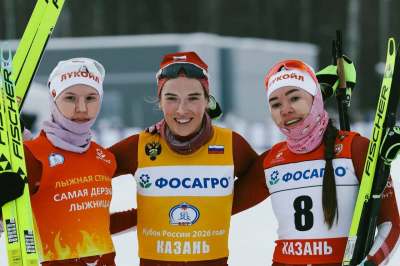 Евгения Крупицкая стала победительницей скиатлона на этапе Кубка России по лыжным гонкам