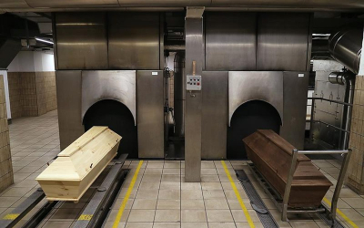 Женщина "ожила" в гробу за несколько минут до кремации