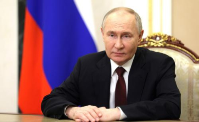 Россия свято чтит заветы и наследие солдат Победы, заявил Путин