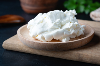 Больше никакой резиновой запеканки: простой секрет подготовки творога, который делает десерт нежным как облако