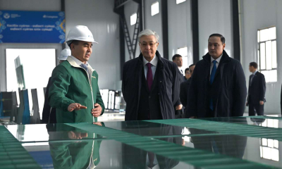 Касым-Жомарт Токаев осмотрел предприятие Dala Glass