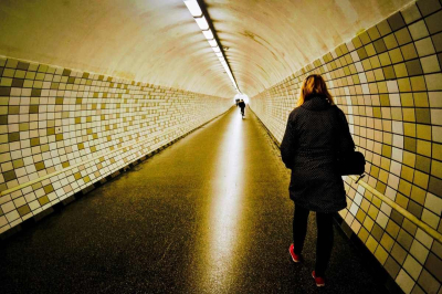 Прохожий пытался раздеть женщину в подземном переходе в Ташкенте