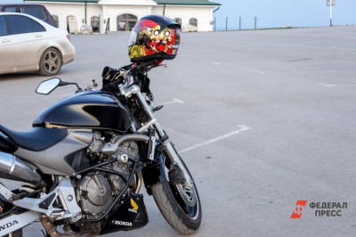 Мотоциклист вместе с пассажиркой разбились в Ростовской области