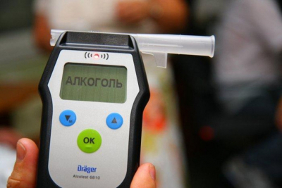 Обновленные правила проверки водителей на опьянение разъяснили в МВД