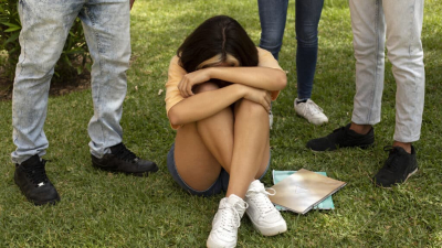 Пятерых подростков подозревают в изнасиловании сверстницы в Караганде