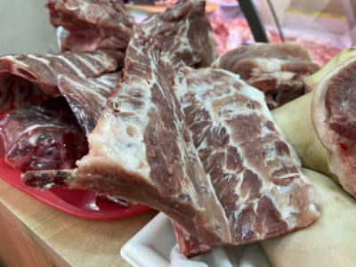 Чаще всего вредные бактерии Роспотребнадзор находит в мясе и кулинарных изделиях