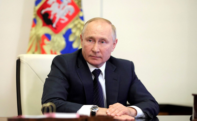 Трудности временны, а Россия вечна, объявил Путин